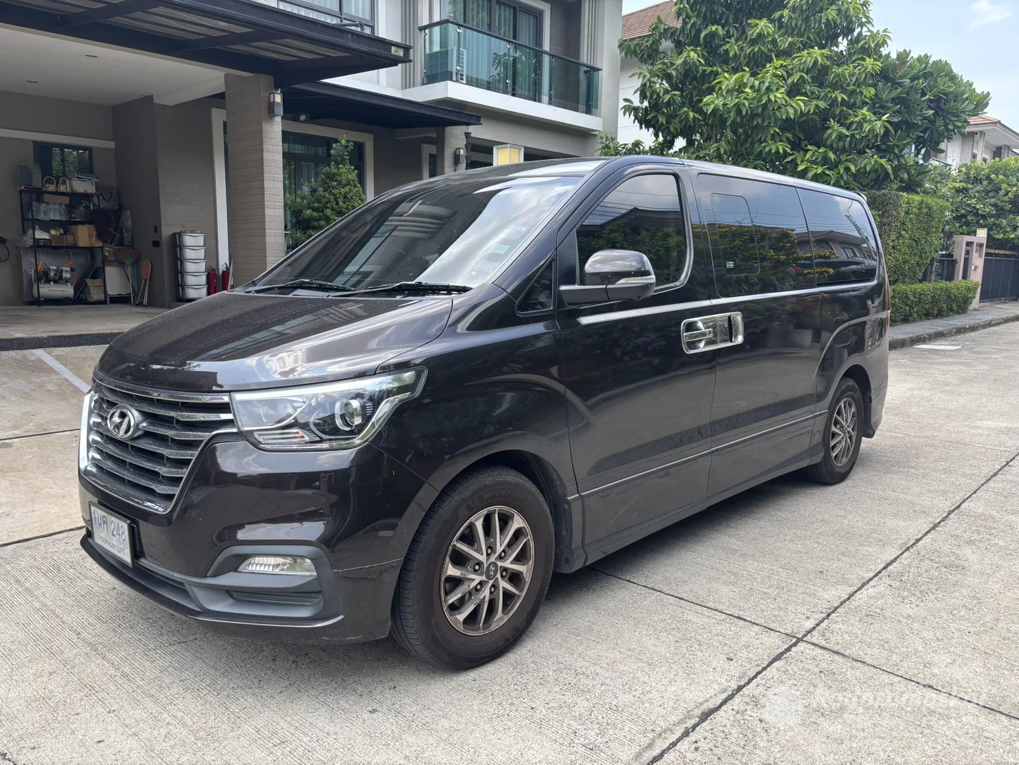 Hyundai H-1
