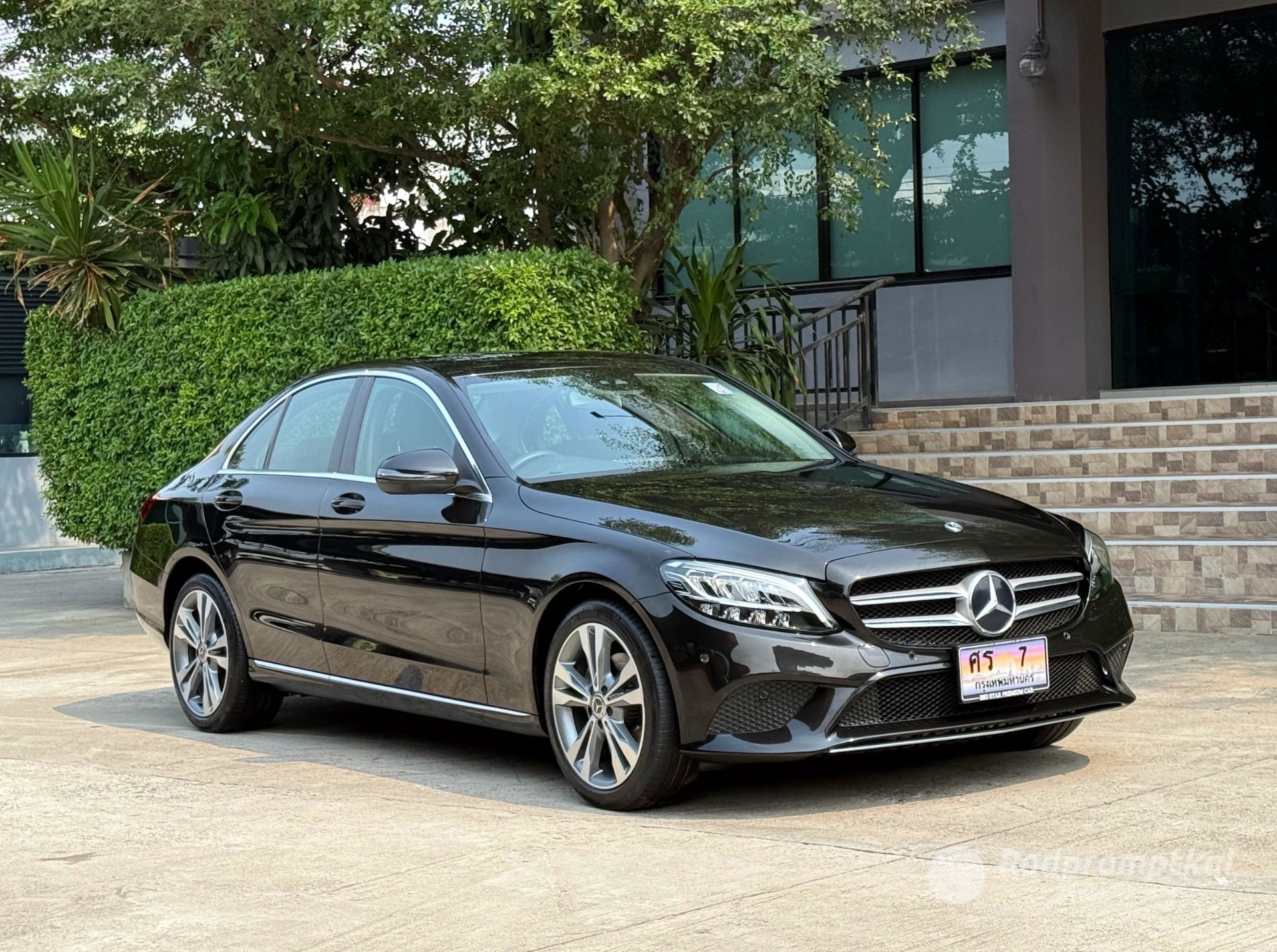 Mercedez-Benz C-CLASS