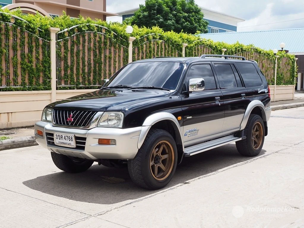 MITSUBISHI STRADA G WAGON