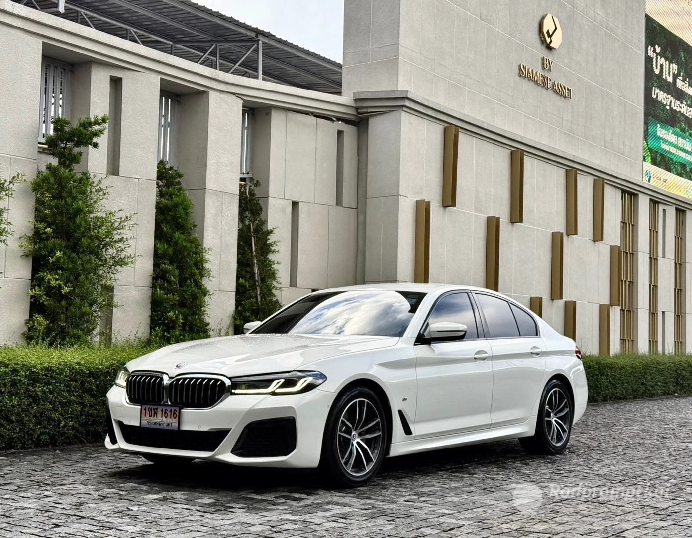 BMW SERIES 5