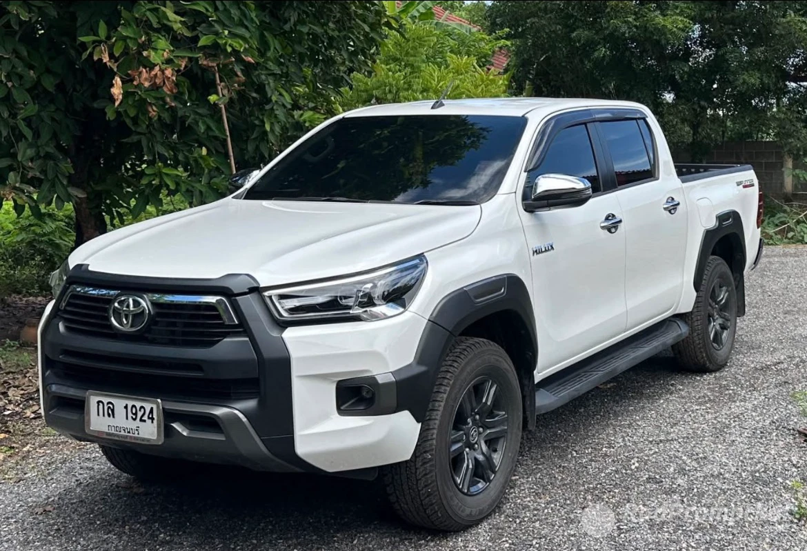 TOYOTA HILUX REVO