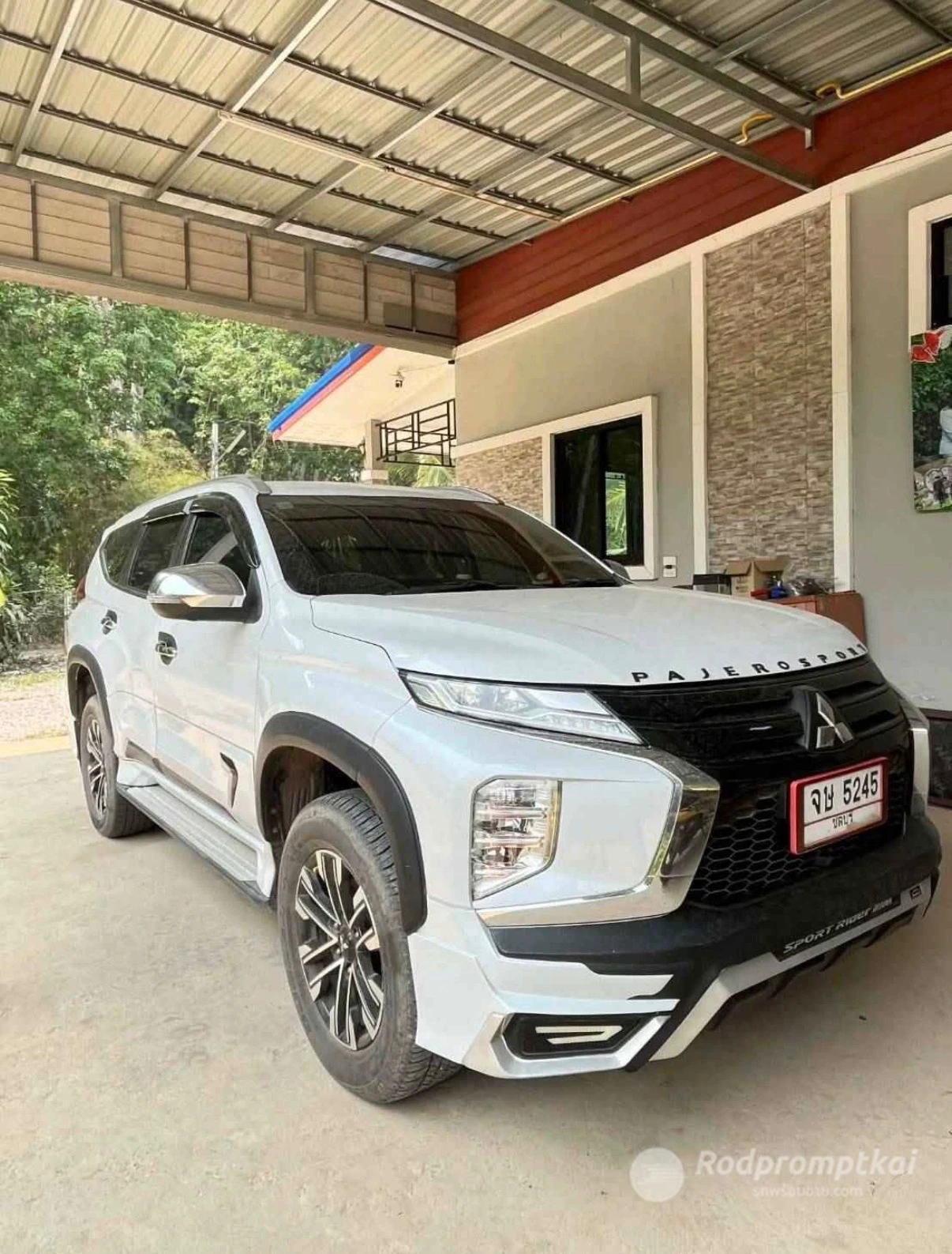 2022 MITSUBISHI PAJERO