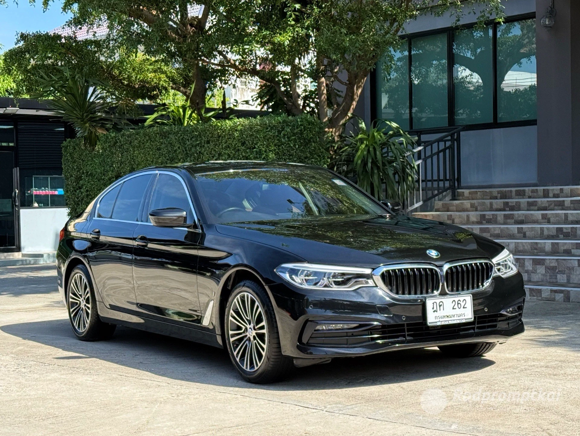2019 BMW SERIES 5