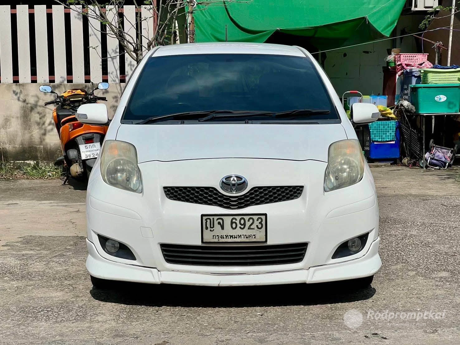 2009 TOYOTA YARIS