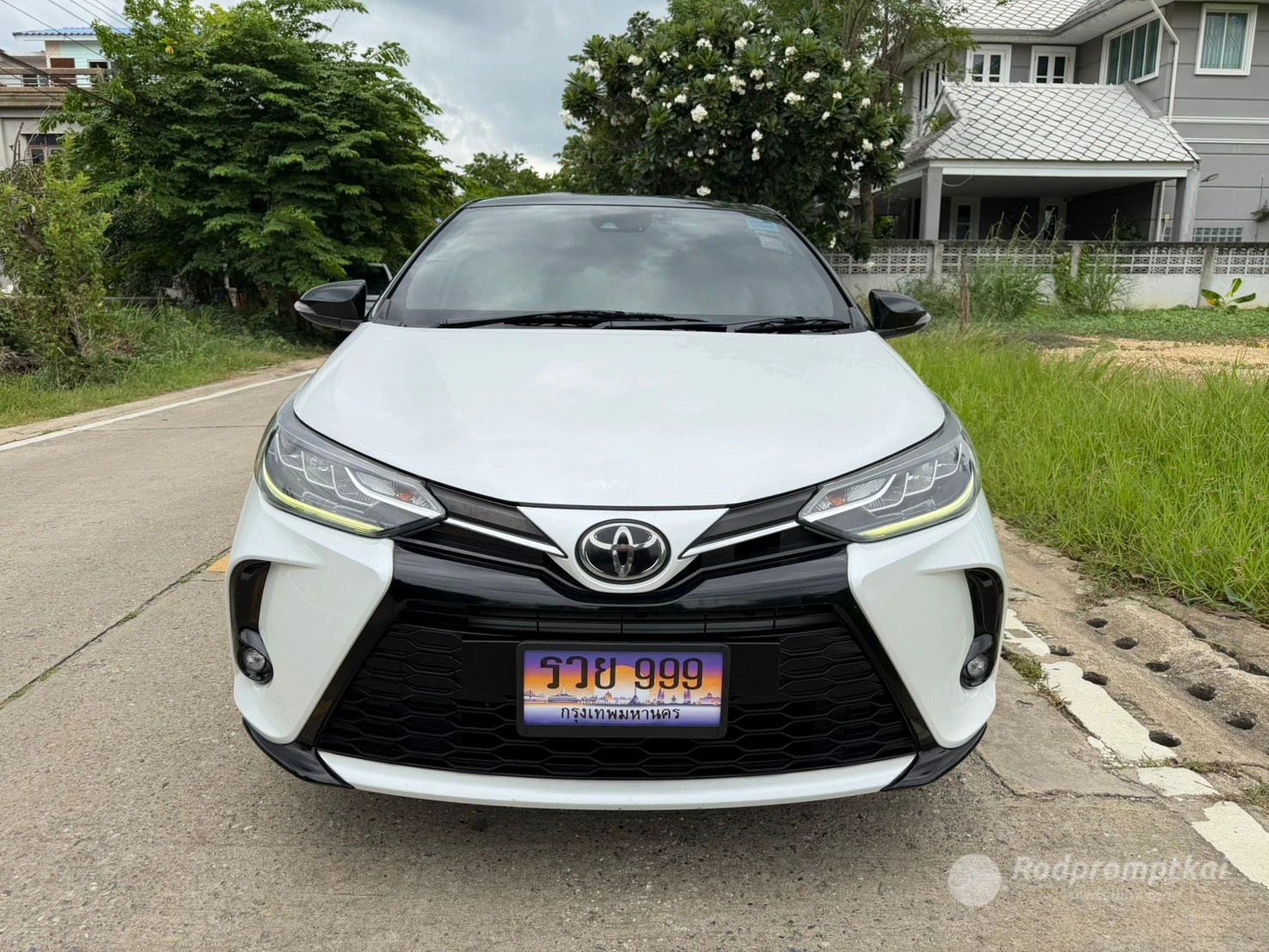 2021 TOYOTA YARIS