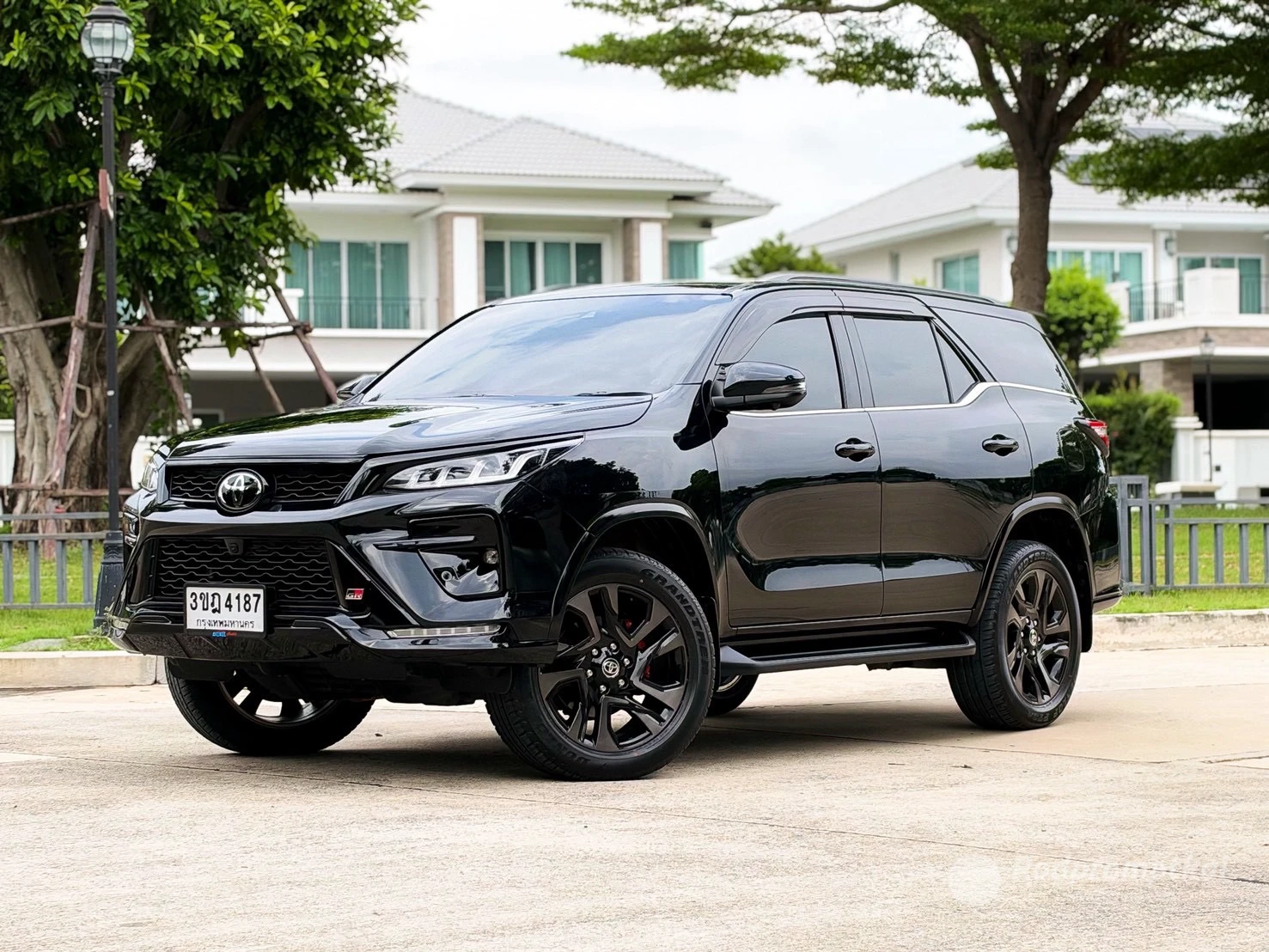 2022 TOYOTA FORTUNER