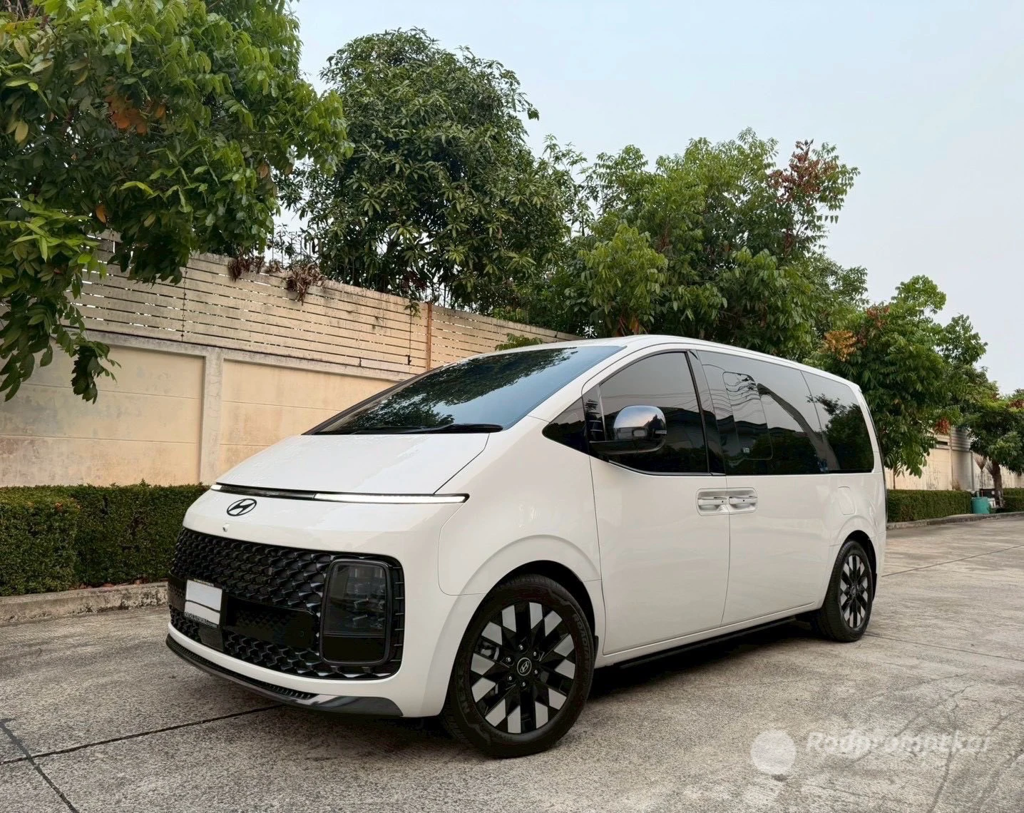 2023 Hyundai Staria