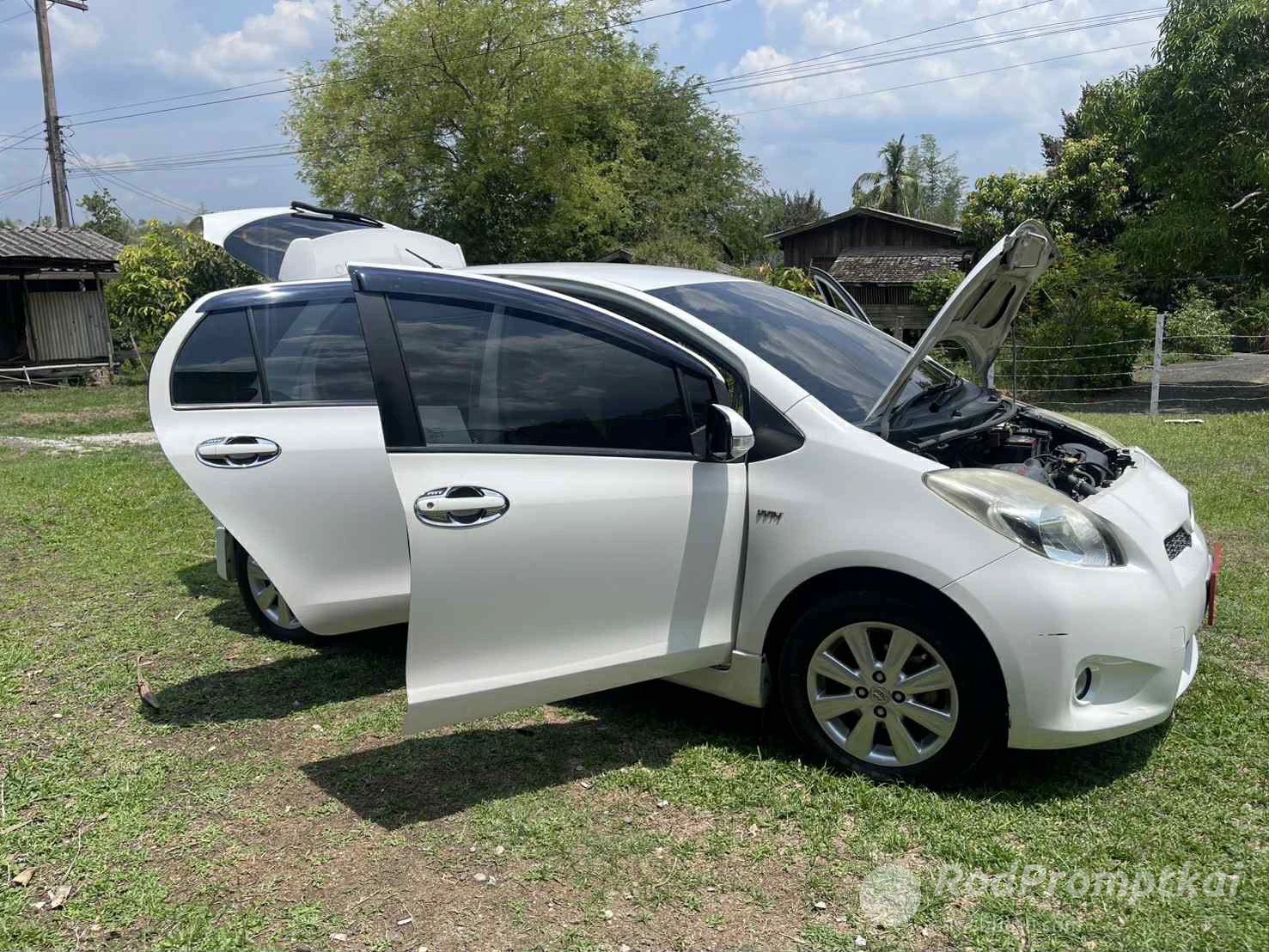 2012 TOYOTA YARIS