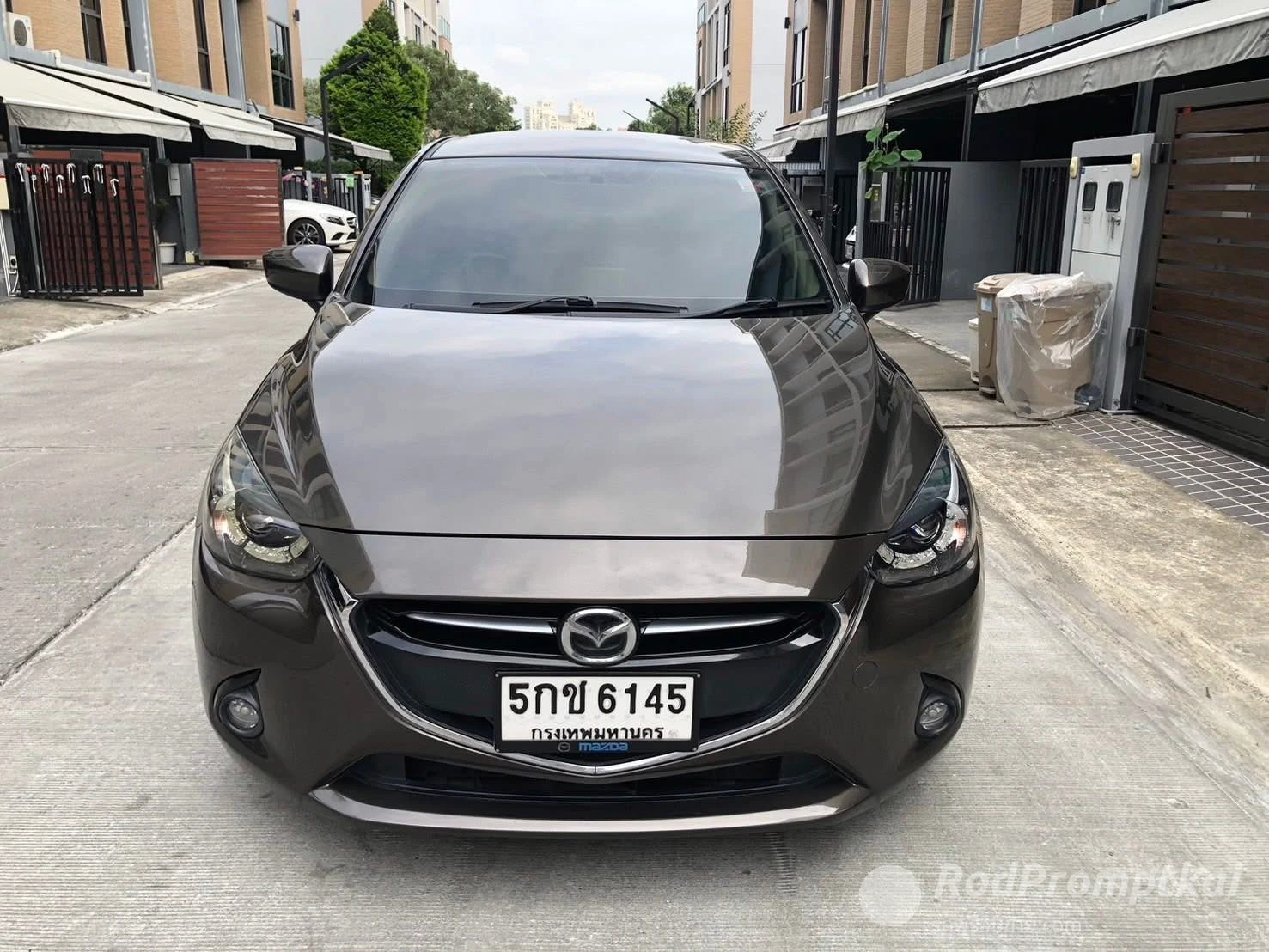MAZDA 2