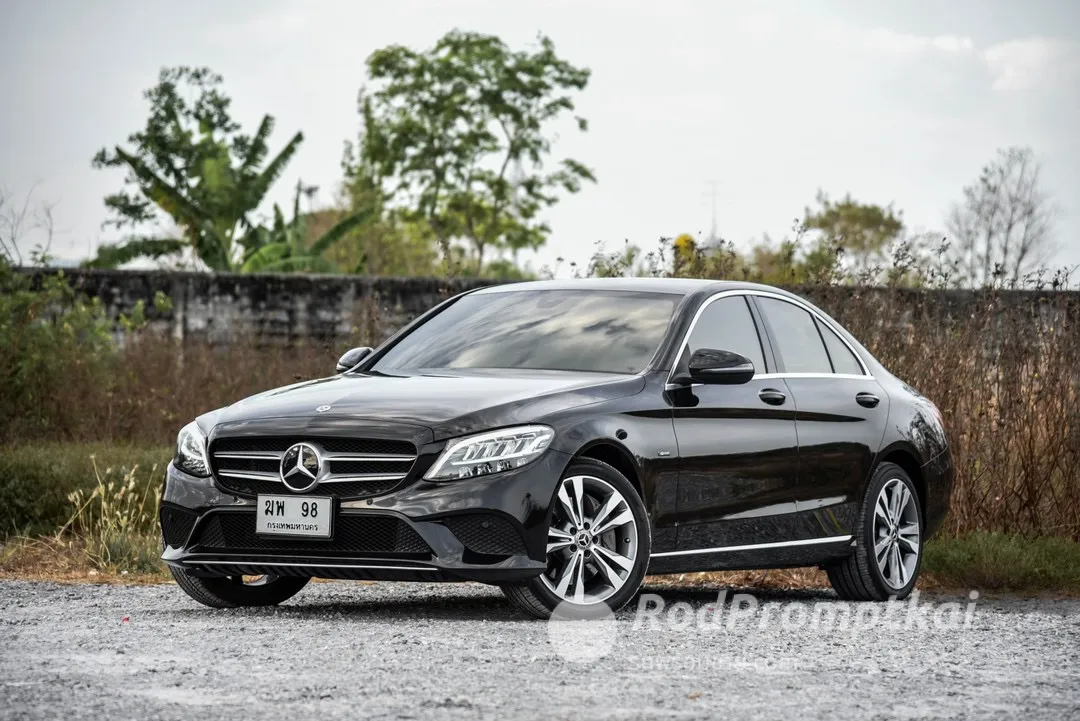 🔥 Benz C-Class โฉม W205 เครื่องยนต์ไฮบริด ตัว Facelift แล้ว ก่อนโฉม W206 ไฟหน้า LED High Performance ไมล์แท้เพียง 75,xxxkm.