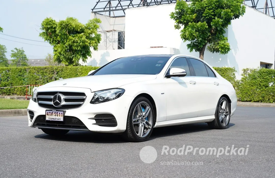Mercedez-Benz E-CLASS