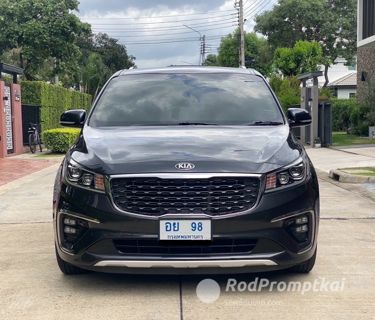 KIA GRAND CARNIVAL 2.2 SXL สีเทา  ปี 2019