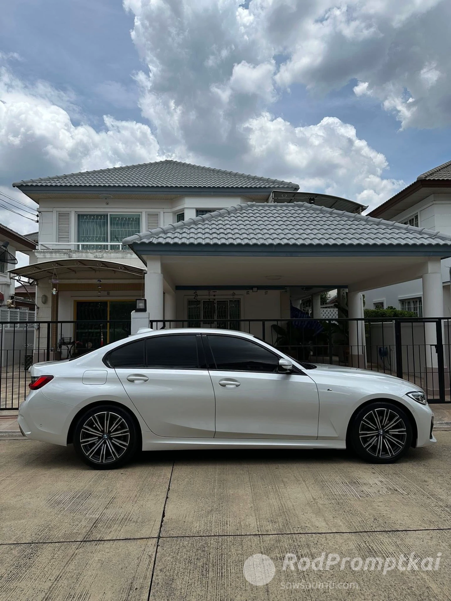 BMW SERIES 3