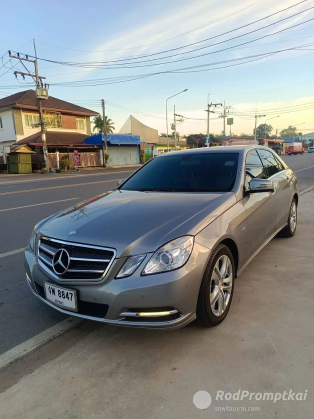 Mercedez-Benz E-CLASS