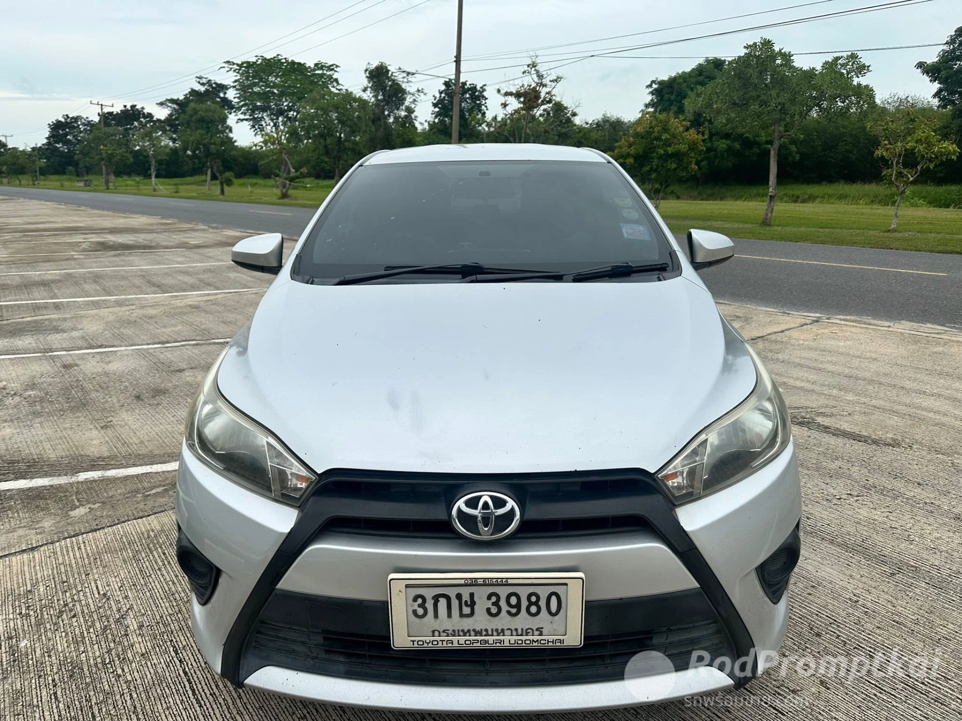 Toyota ysris ผู้หญิงใช้เองมือเดียว