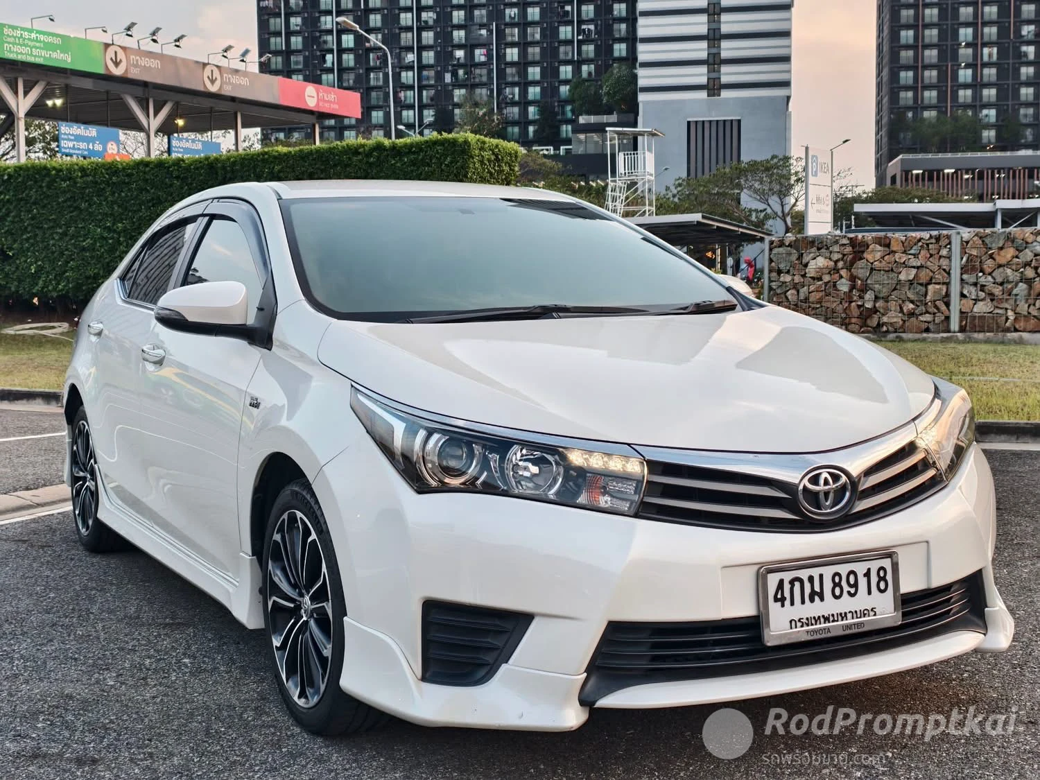 Toyota Corolla Altis 2015 เจ้าของขายเอง ผู้หญิงขับ