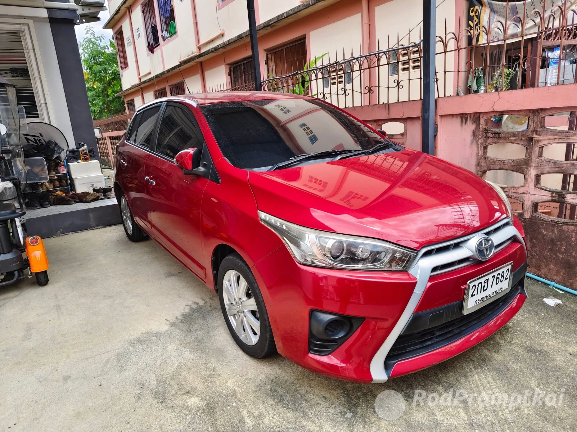 TOYOTA YARIS