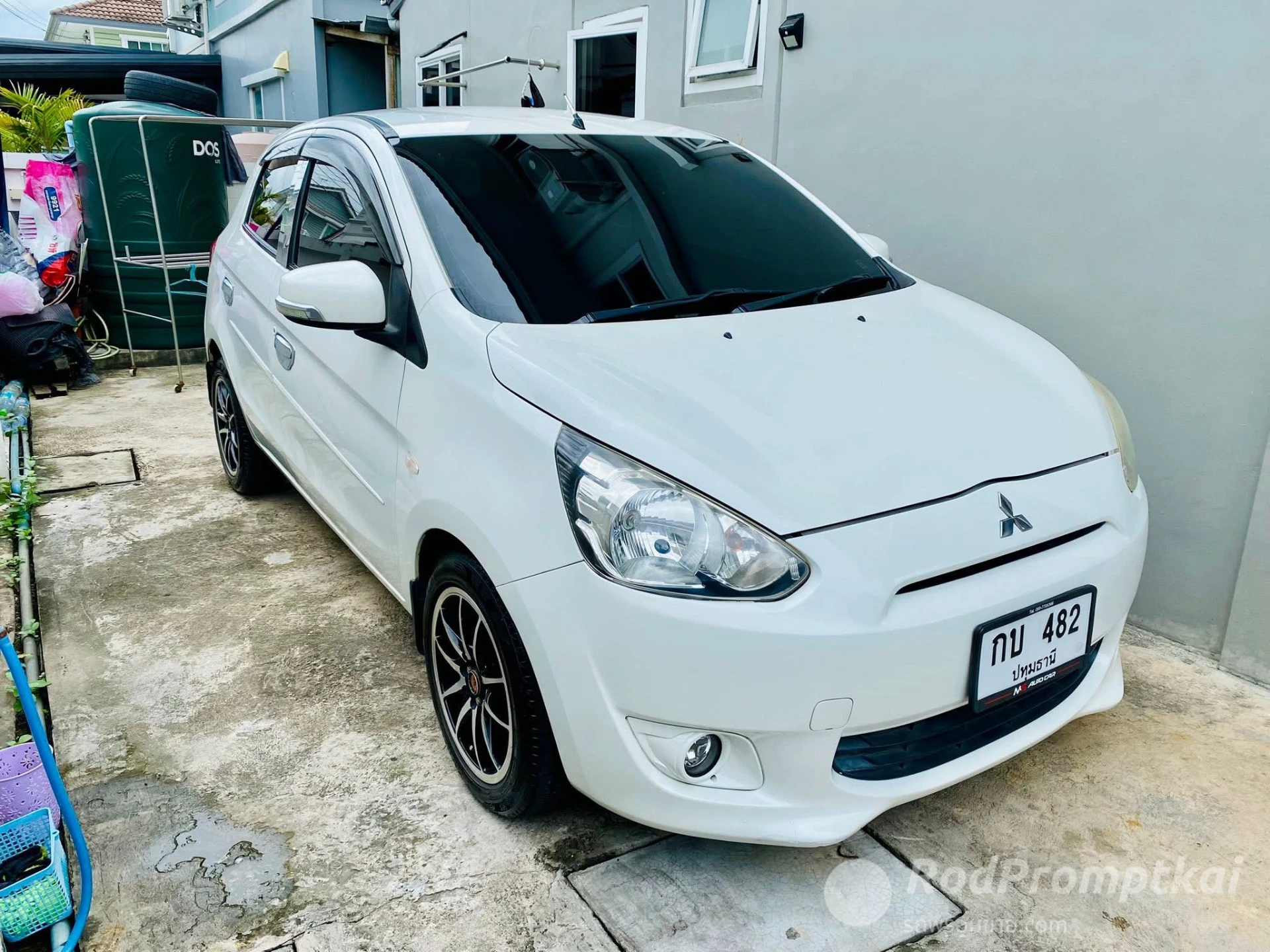 MITSUBISHI MIRAGE