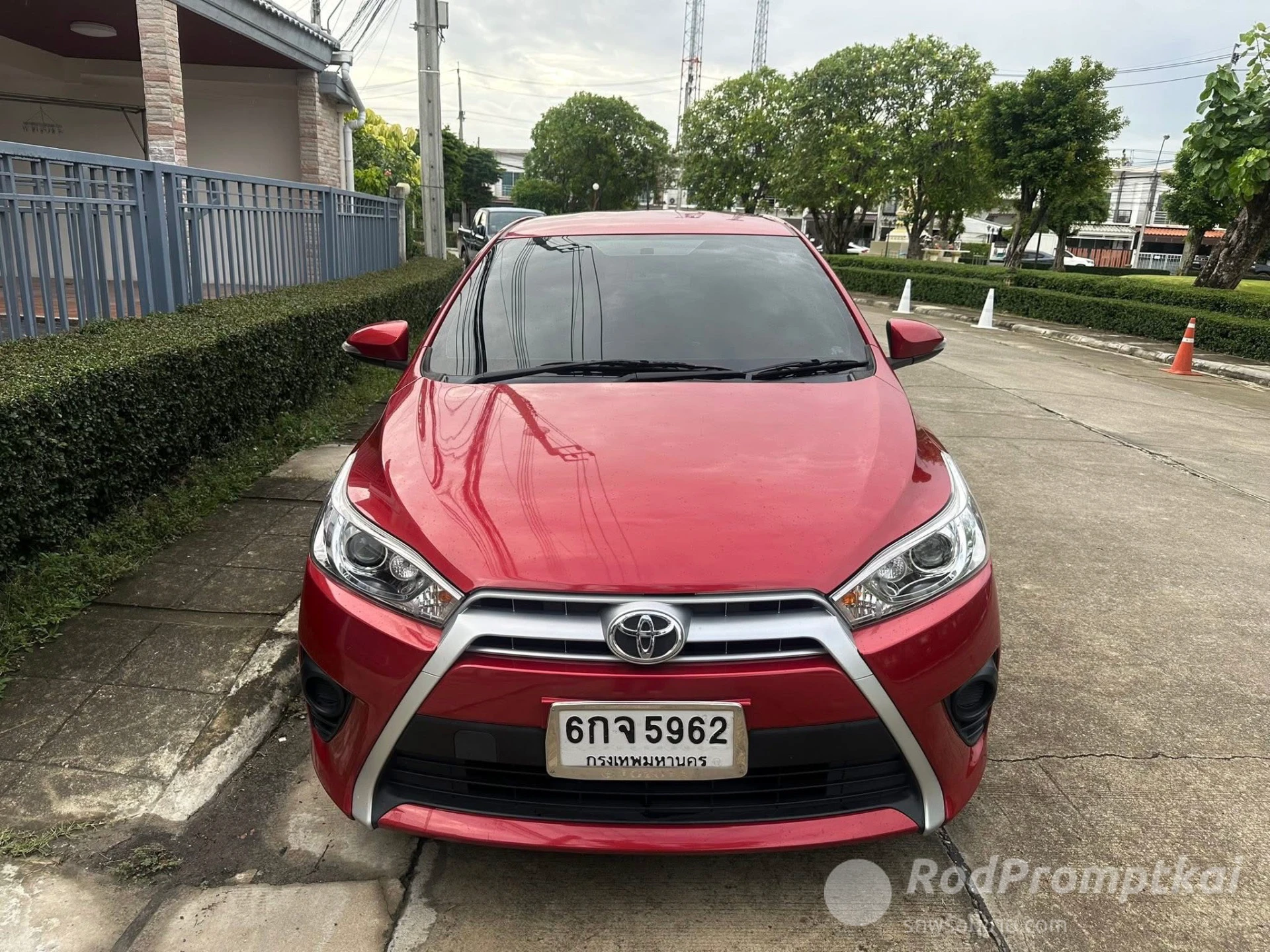 TOYOTA YARIS