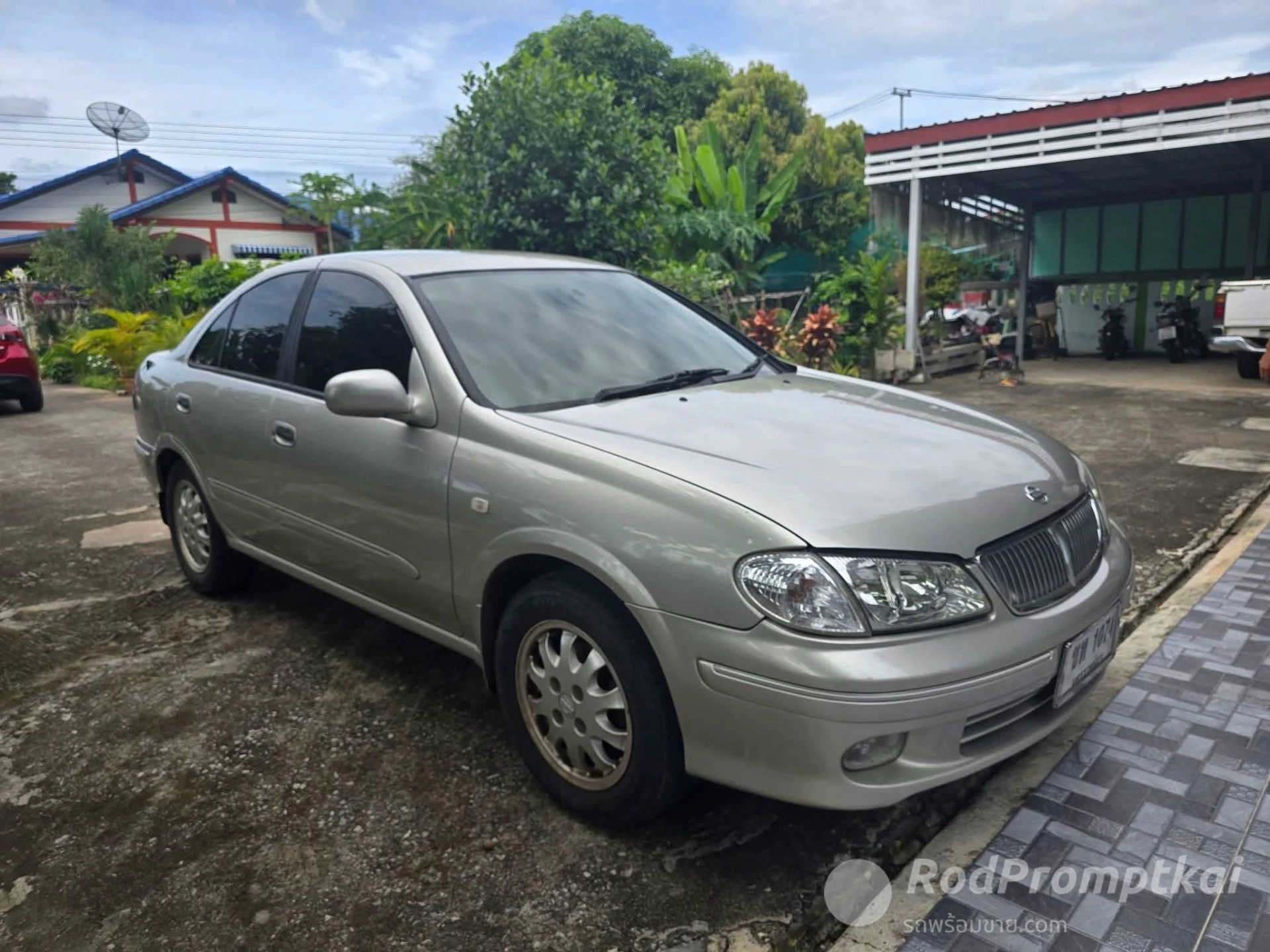 Nissan Sunny 1.6 GT Neo เกียร์ออโต้ ติดแก๊ส LPG