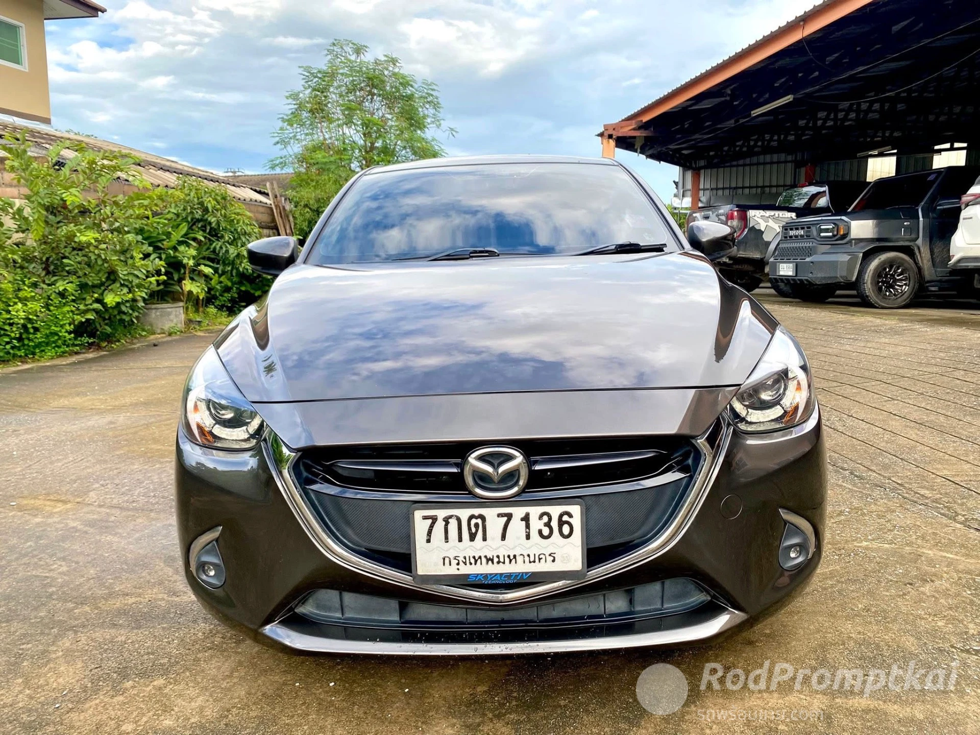 MAZDA 2