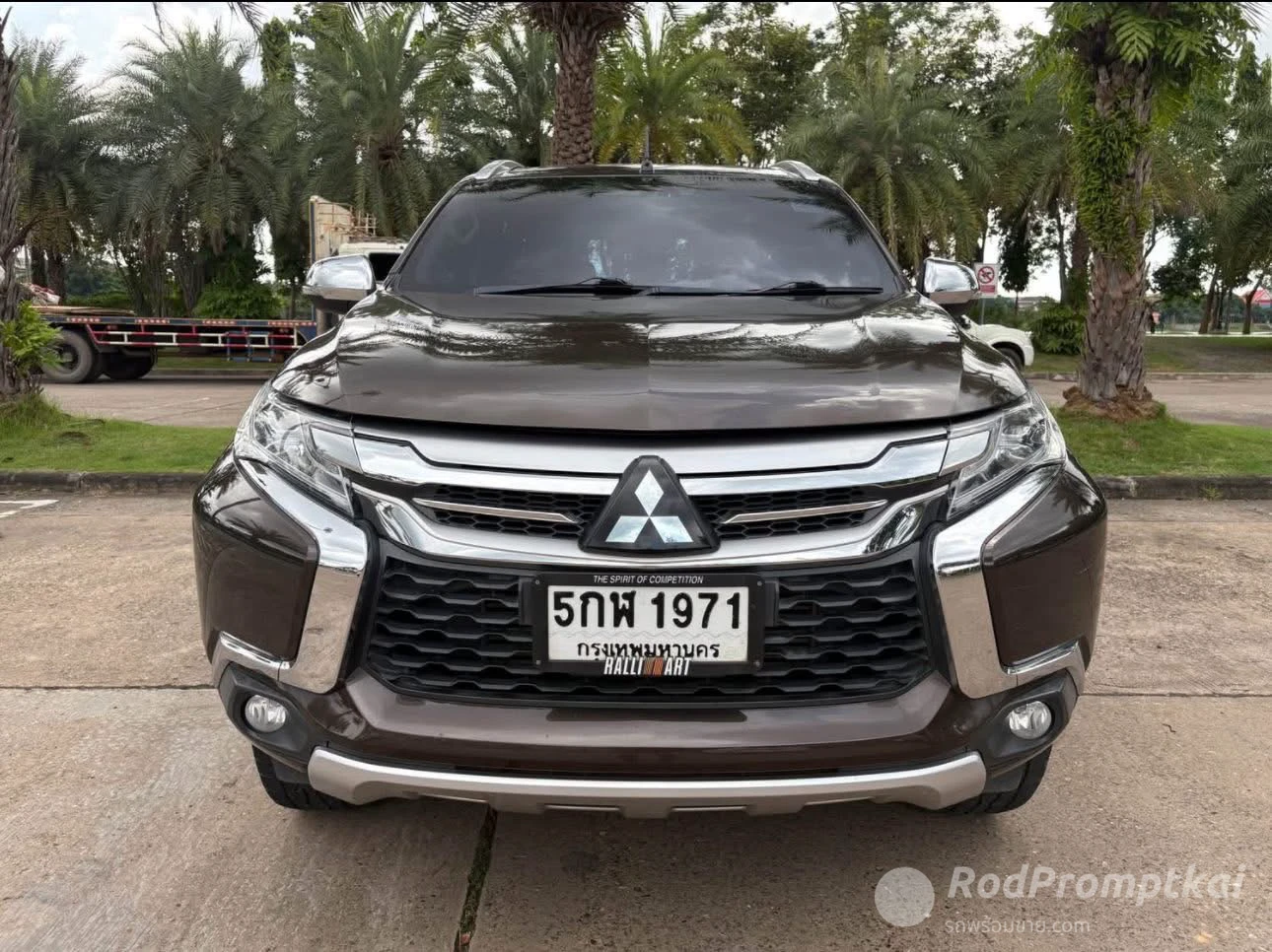 Mitsubishi pajero sport premium