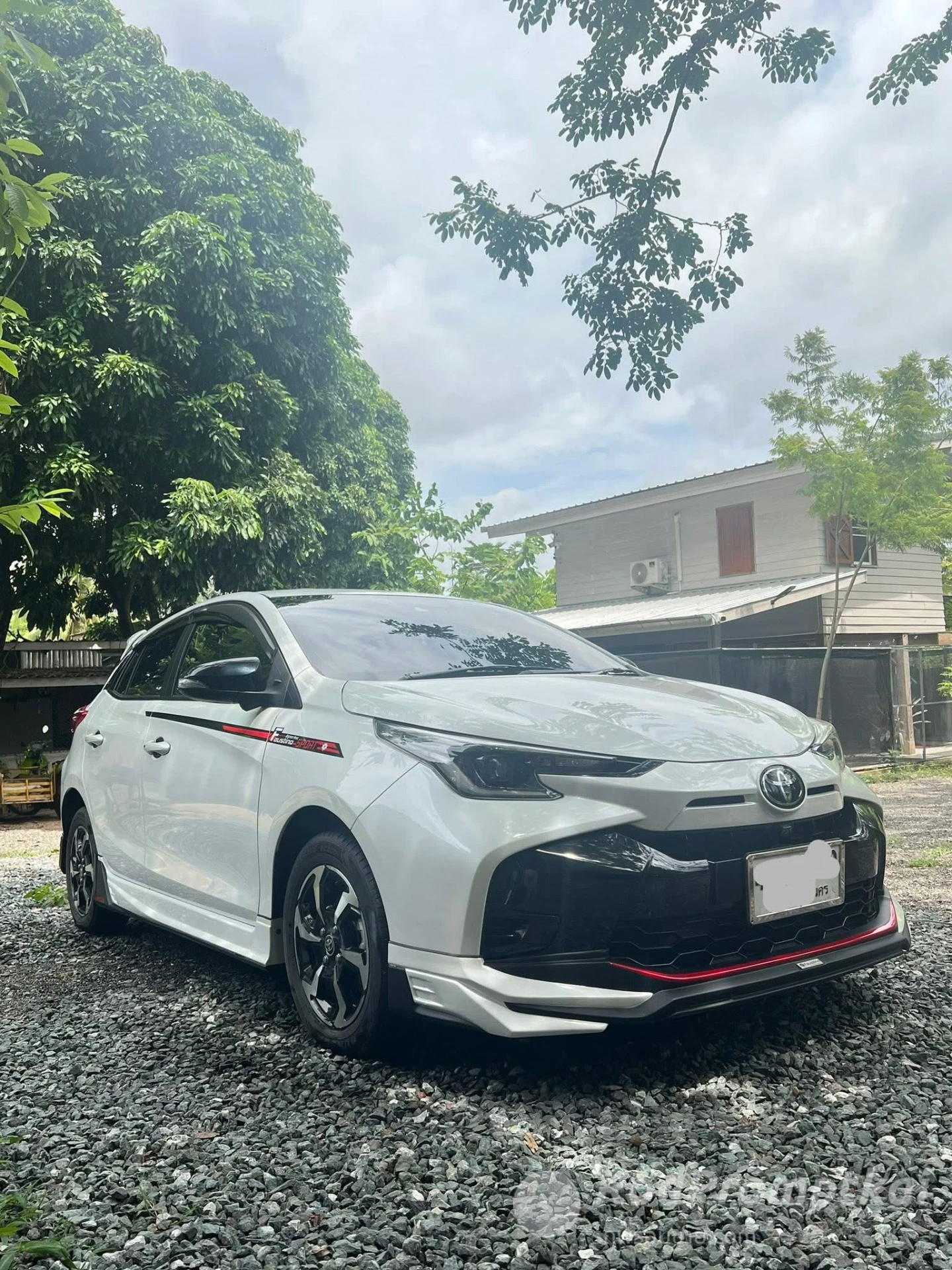TOYOTA YARIS