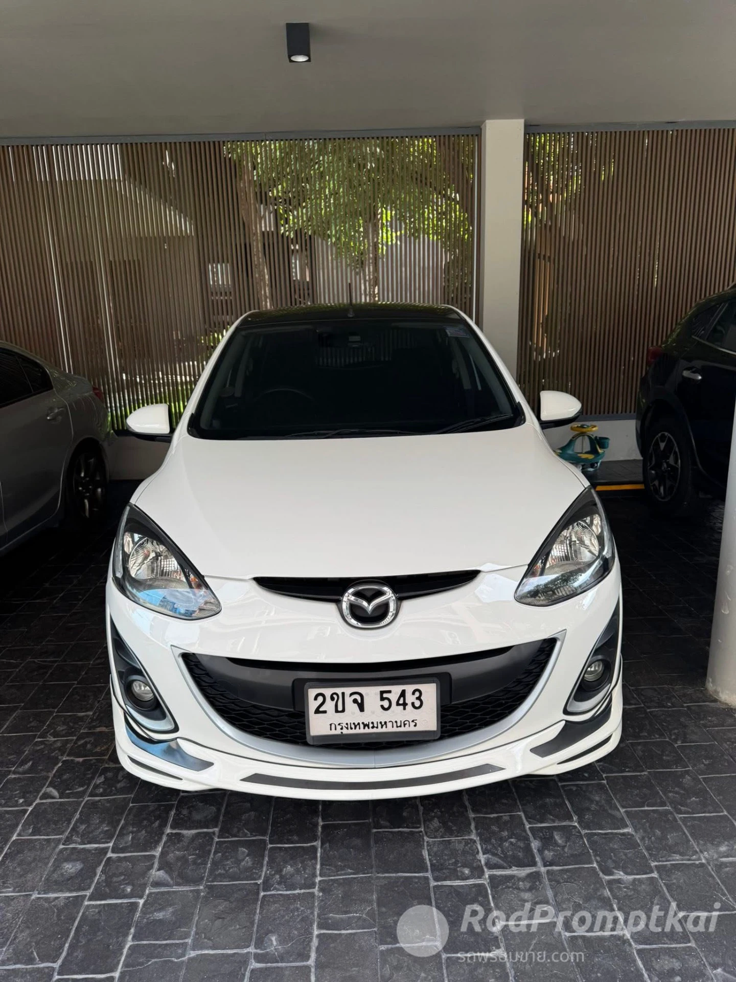 MAZDA 2