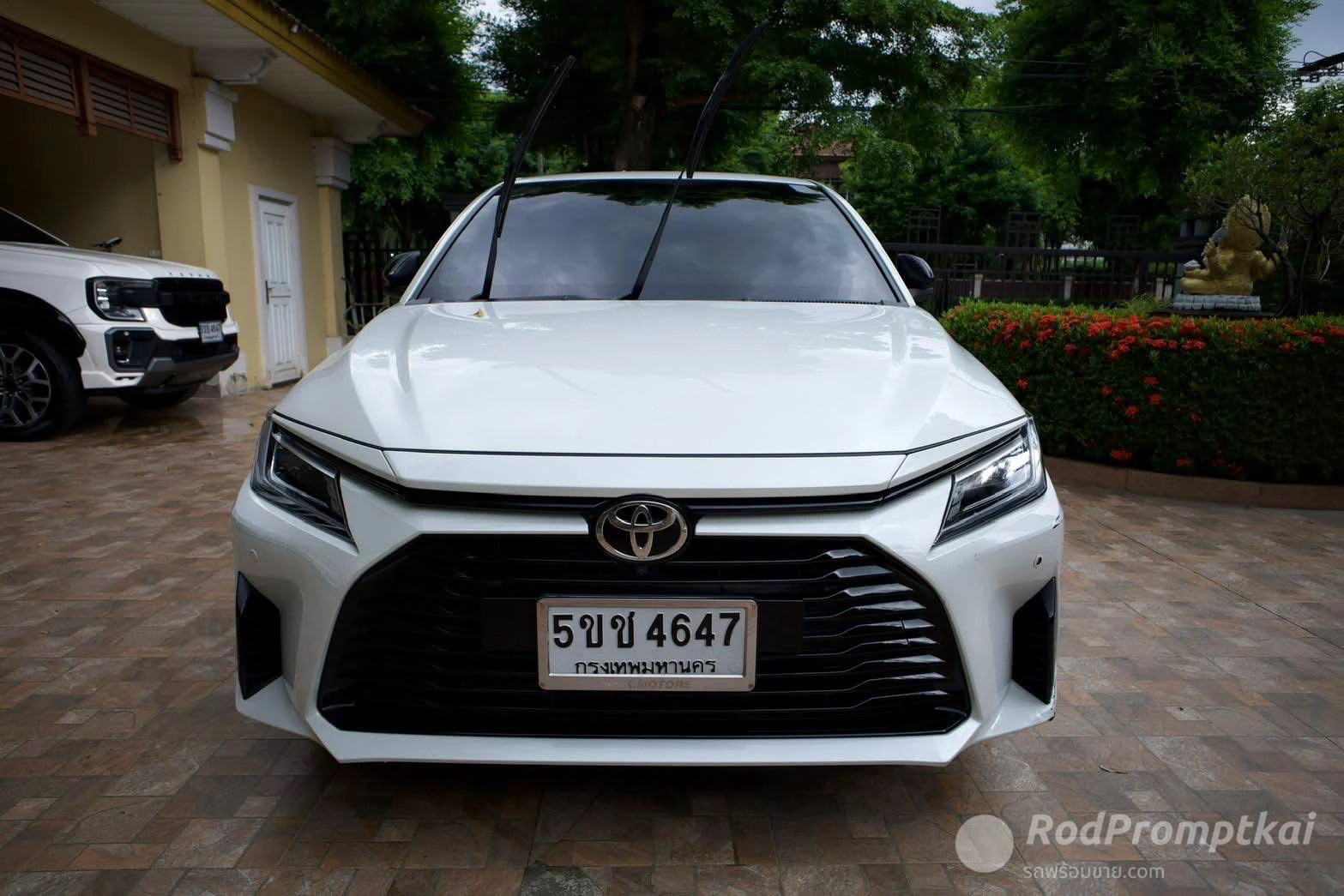 TOYOTA YARIS ATIV