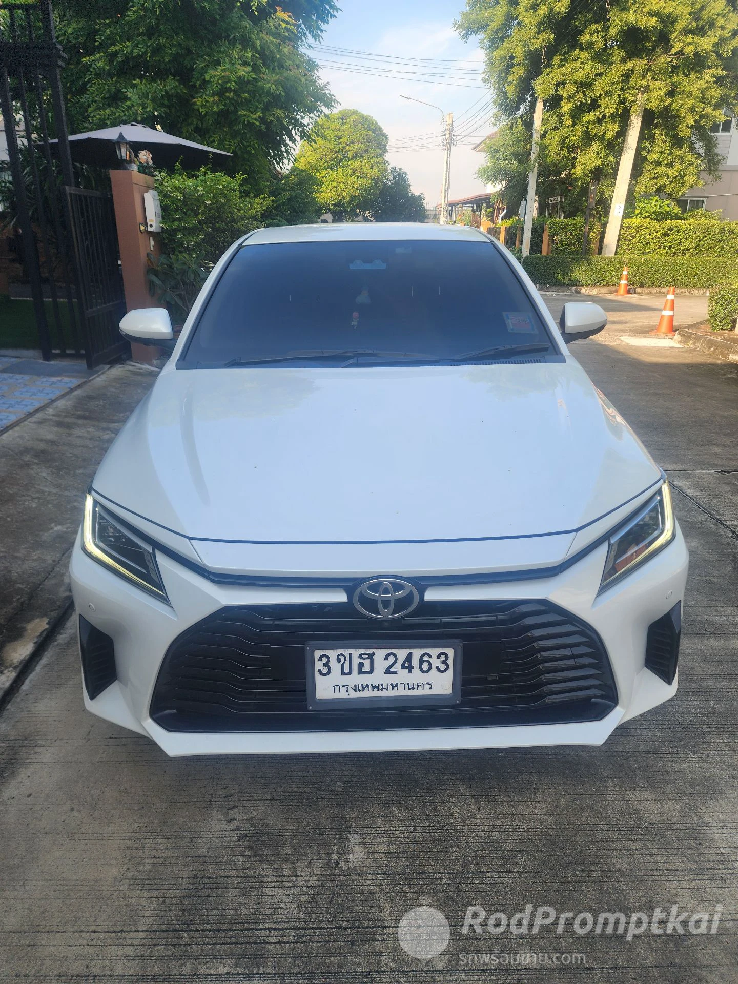 TOYOTA YARIS ATIV