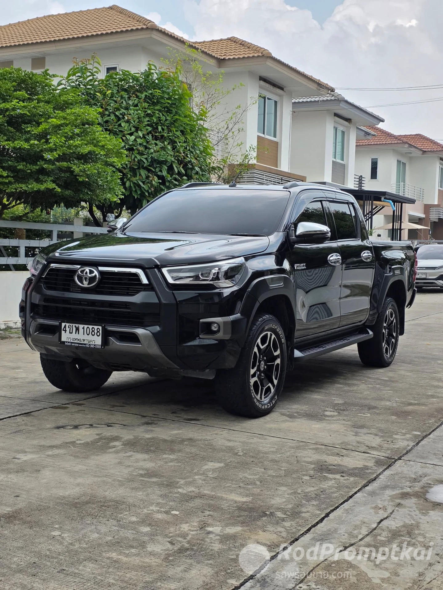 TOYOTA HILUX REVO