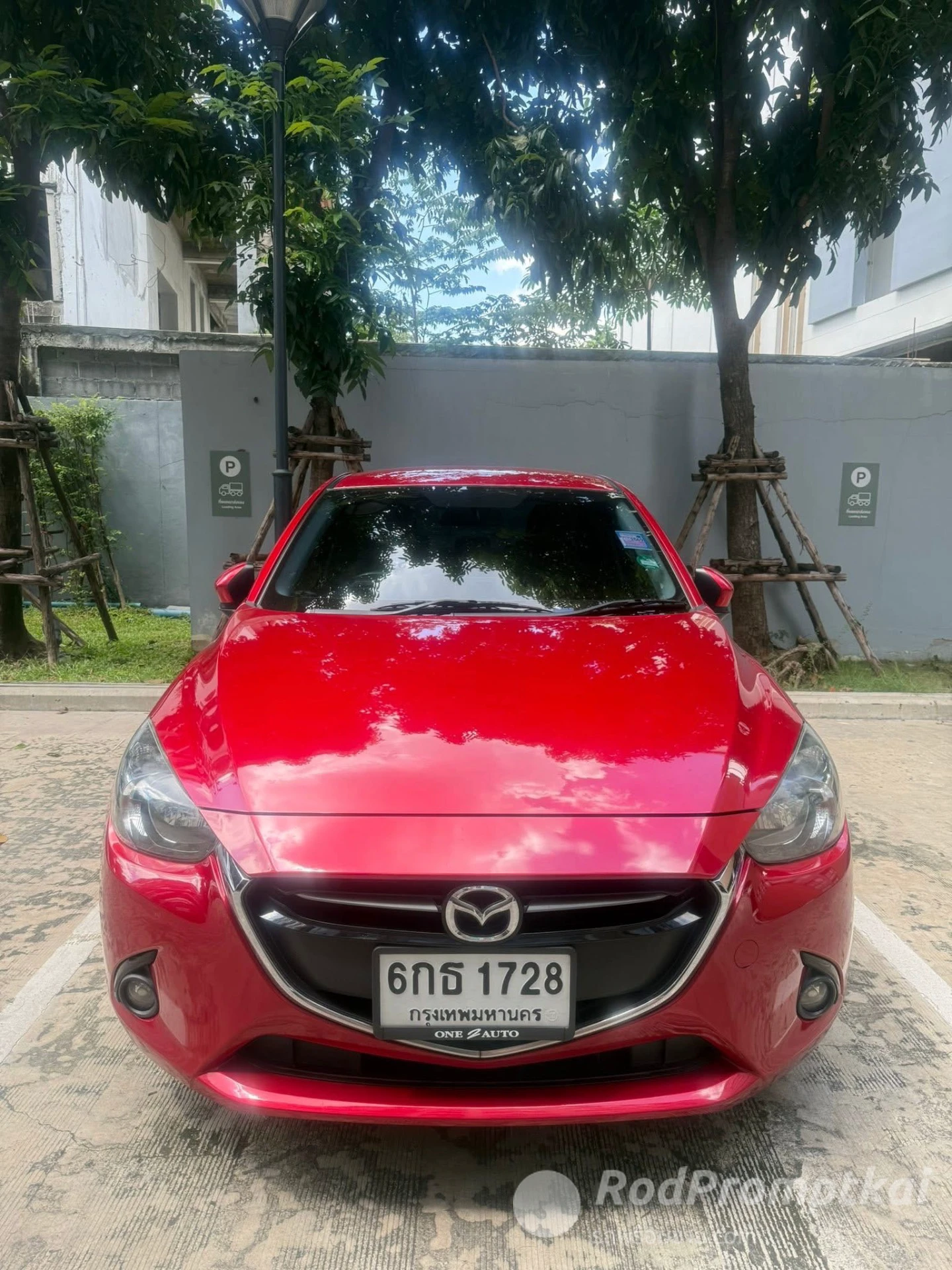 MAZDA 2