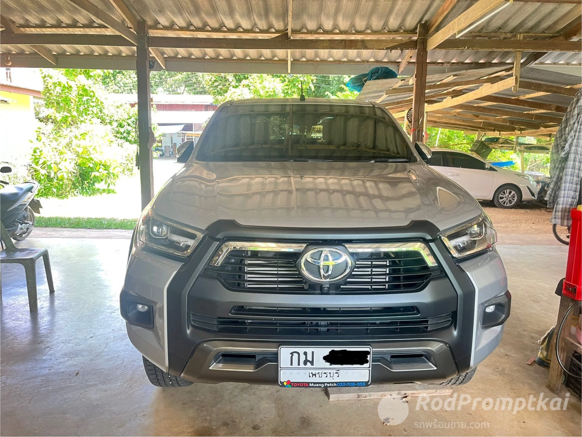 TOYOTA HILUX REVO