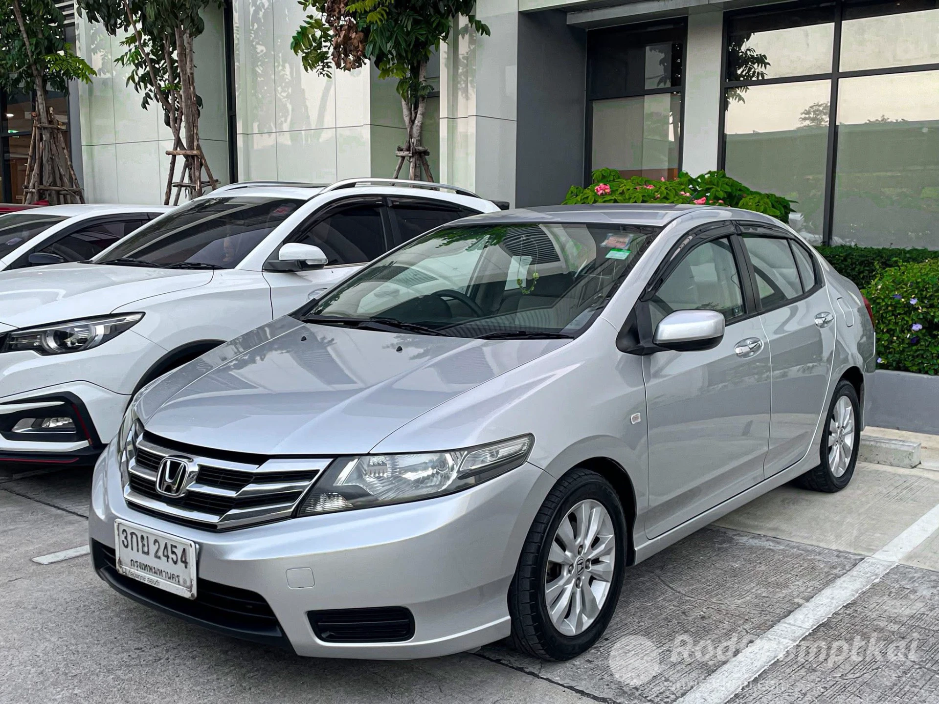 ปล่อยต่อรถบ้านใช้เองค่ะHonda City1.5V CNG ปี2013จด2014