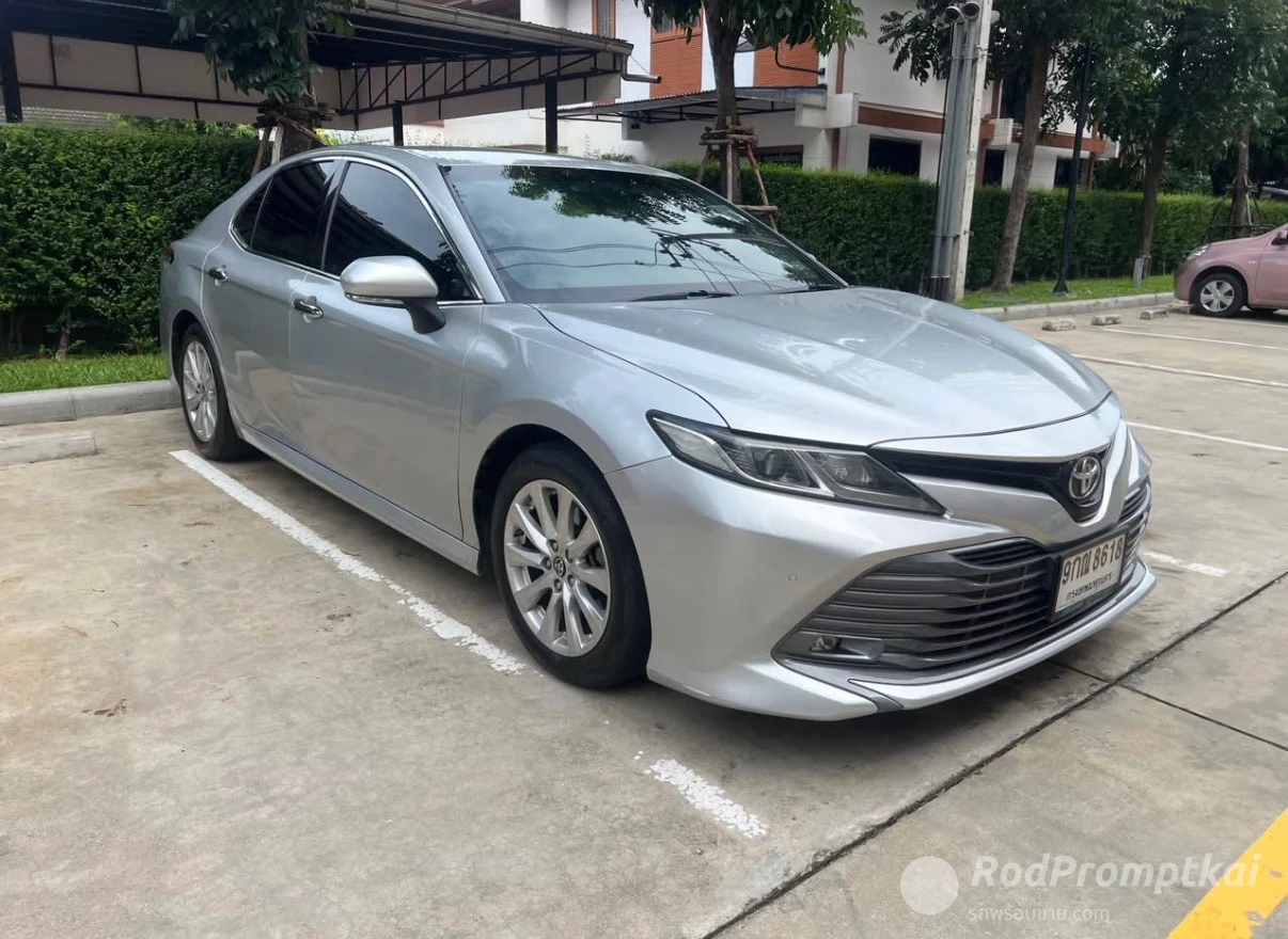 TOYOTA CAMRY