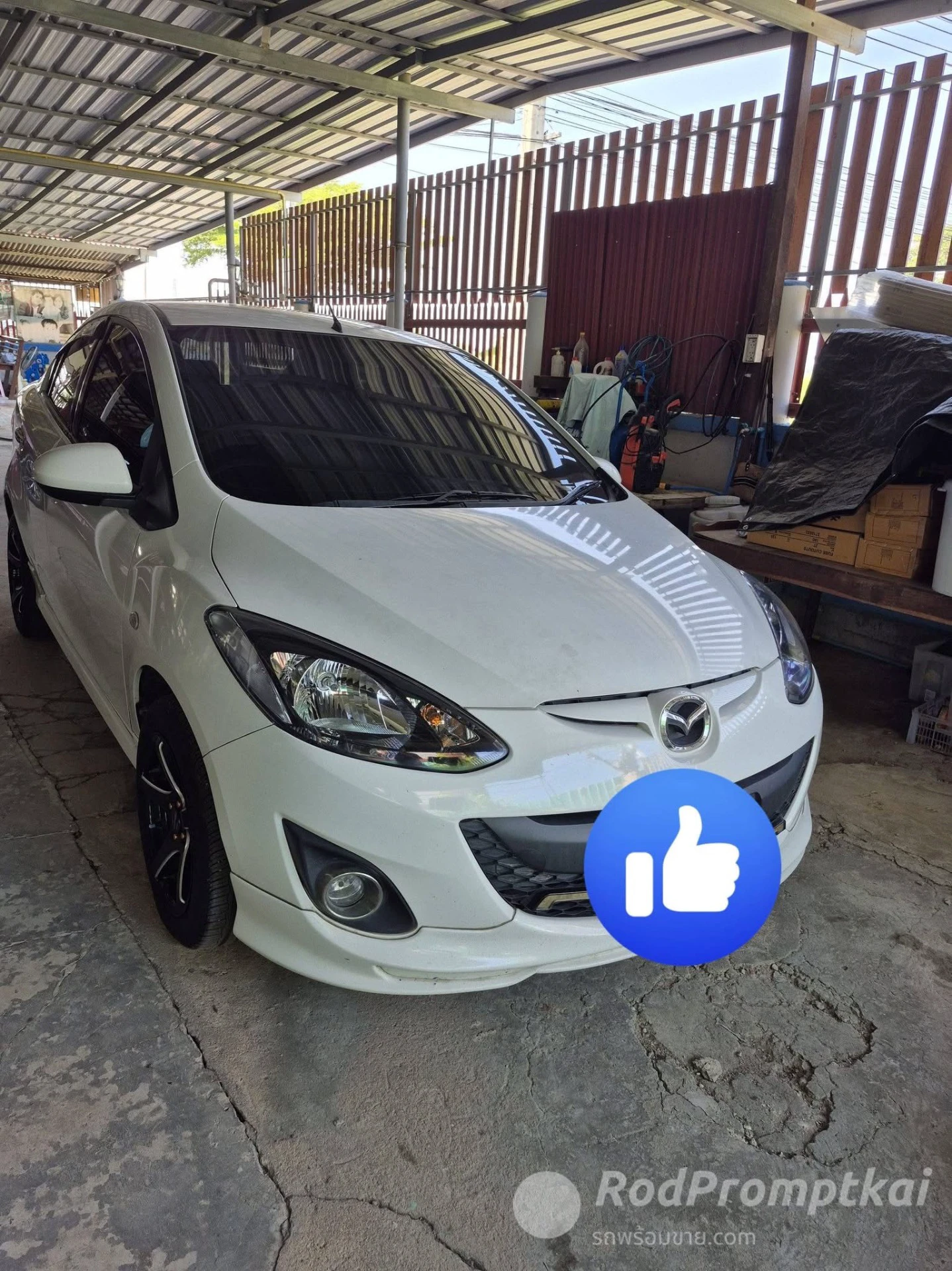 MAZDA 2