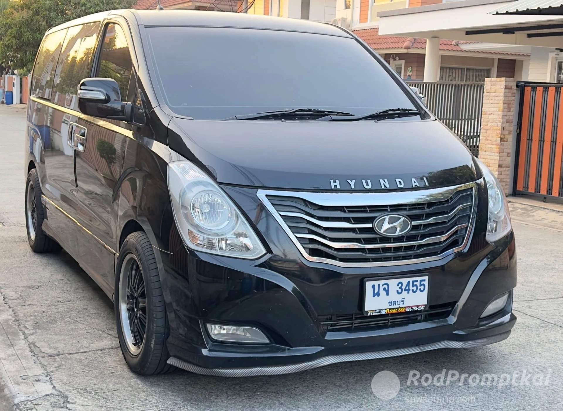 Hyundai H-1