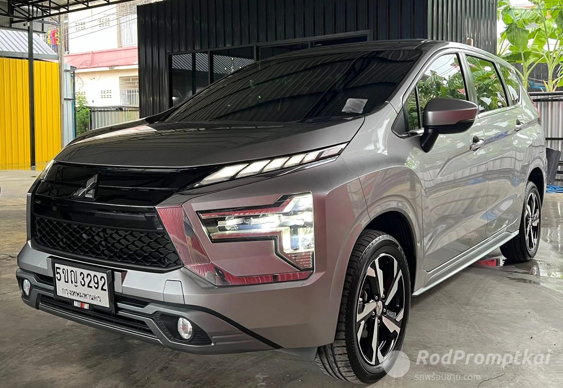MITSUBISHI XPANDER