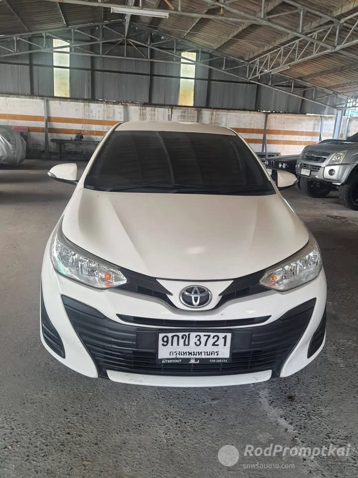 TOYOTA YARIS ATIV