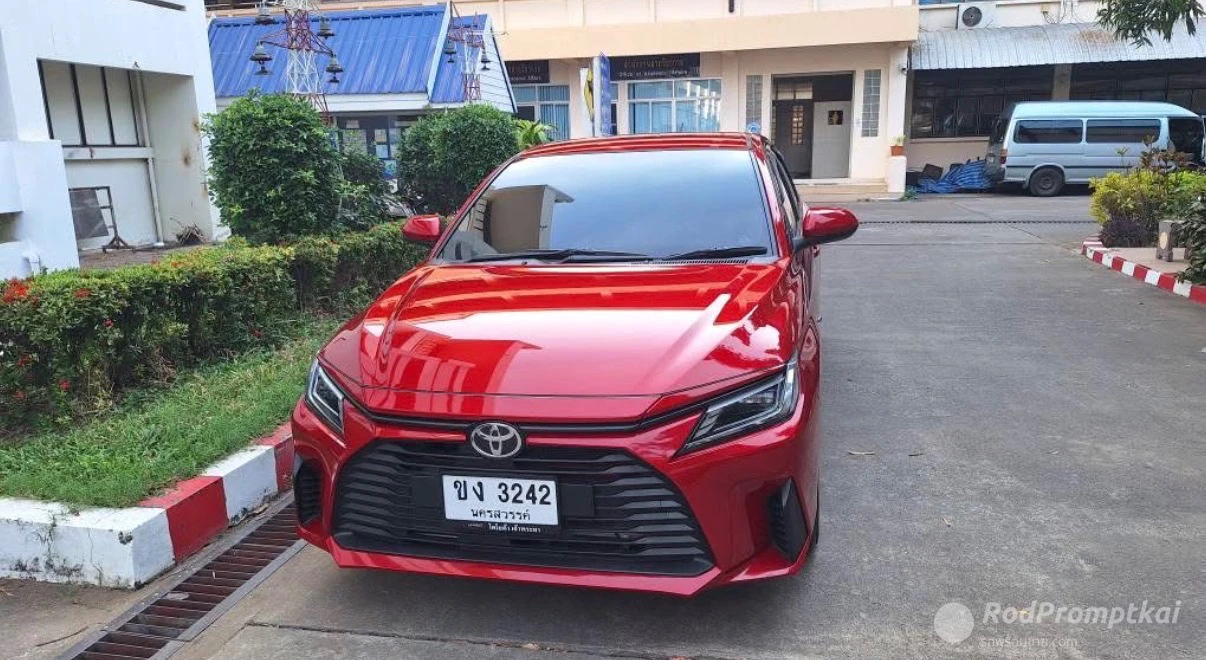 TOYOTA YARIS ATIV