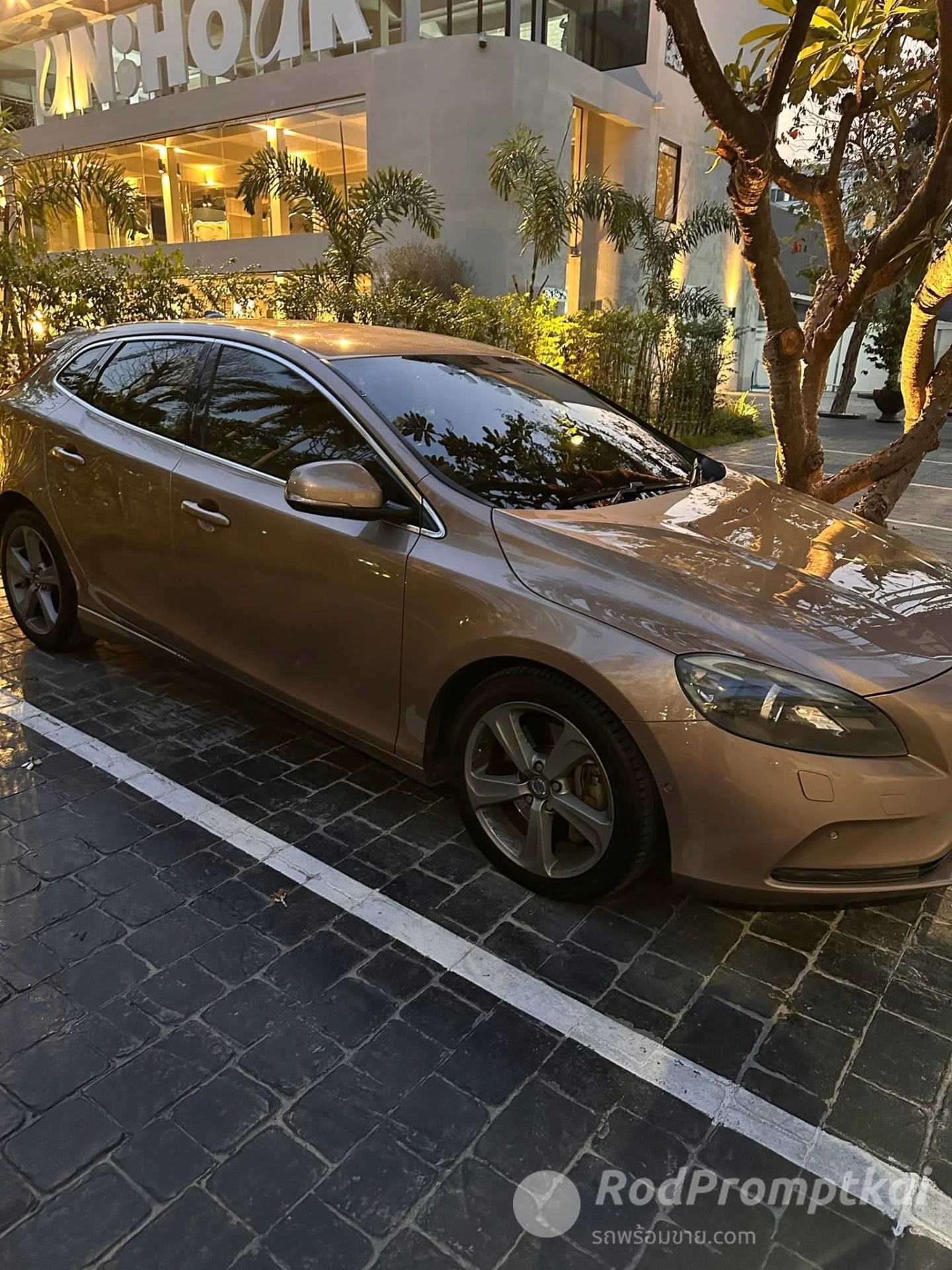 Volvo V40