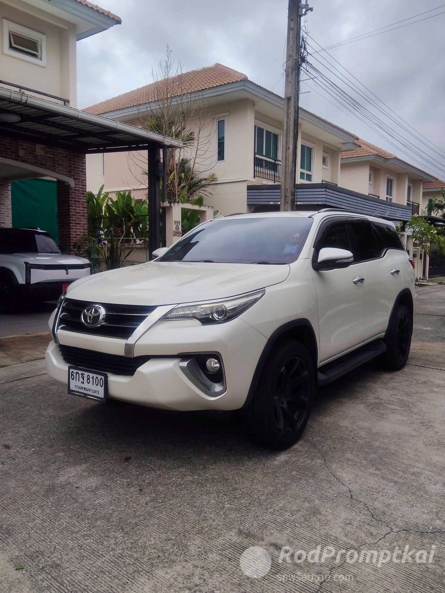 TOYOTA FORTUNER