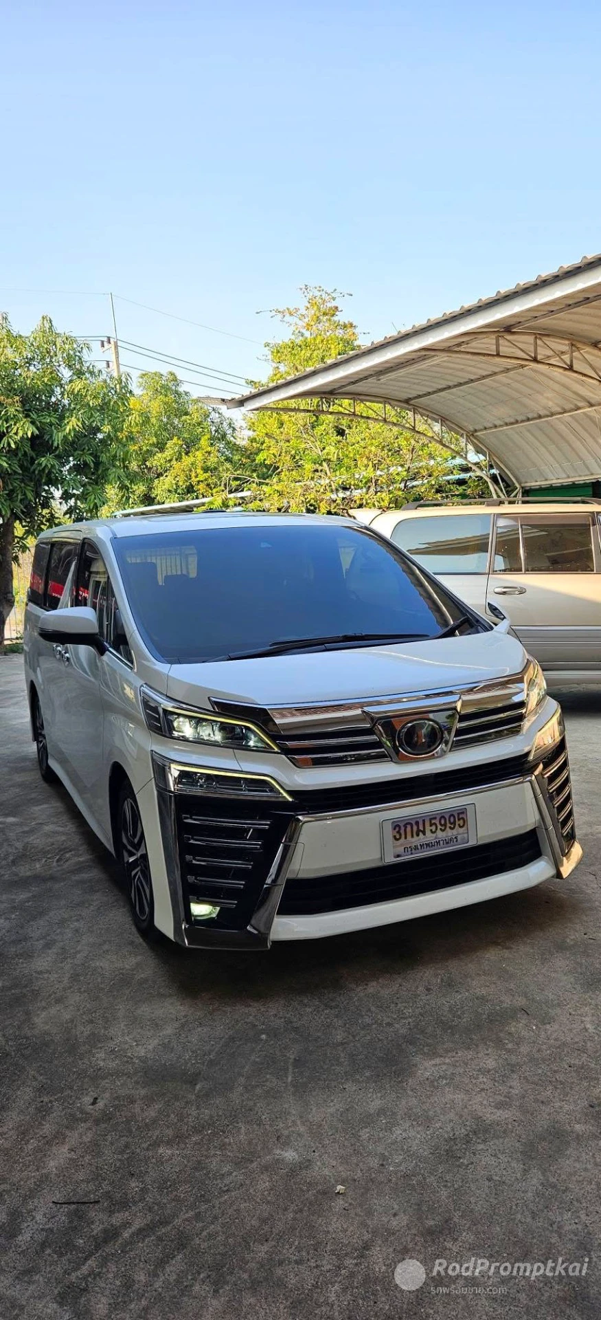 TOYOTA VELLFIRE