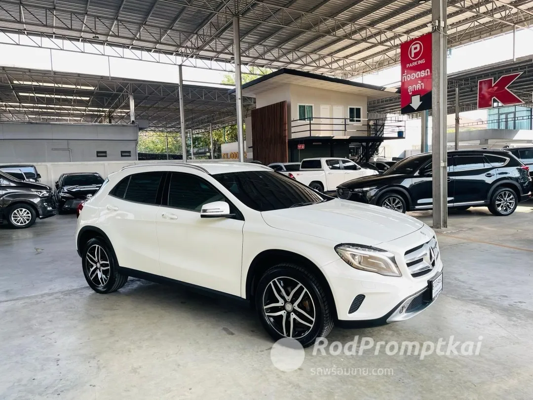 2016-mercedez-benz-gla-class-200-16-urban-bangkok-70865652