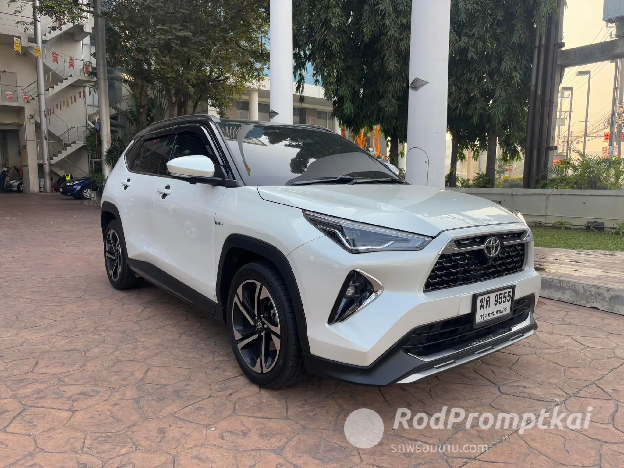 2023-toyota-yaris-cross-hev-premium-luxury-bangkok-toyota-yaris-cross-15-hev-premium-luxury-18517658