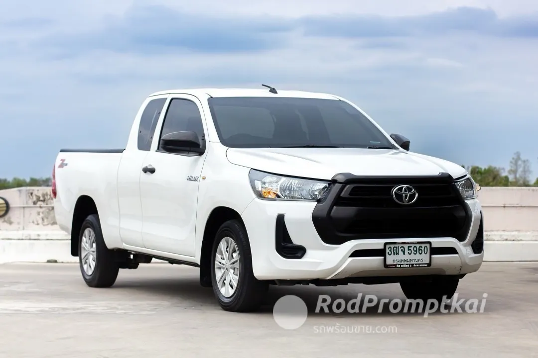 2020-toyota-hilux-revo-24-entry-z-edition-smart-cab-bangkok-50128578