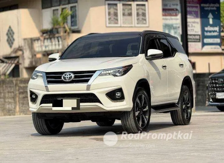 2018-toyota-fortuner-28-trd-sportivo-4wd-bangkok-toyota-fortuner-28-trd-sportivo-4wd-black-top-15-2018-41795625