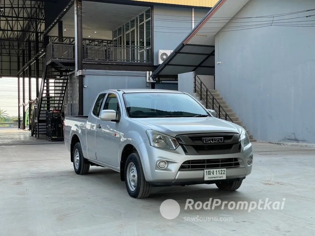 2017-isuzu-d-max-12-19-19-ddi-s-bangkok-isuzu-d-max-cab-19s-2017-11122-6xxx-19450554