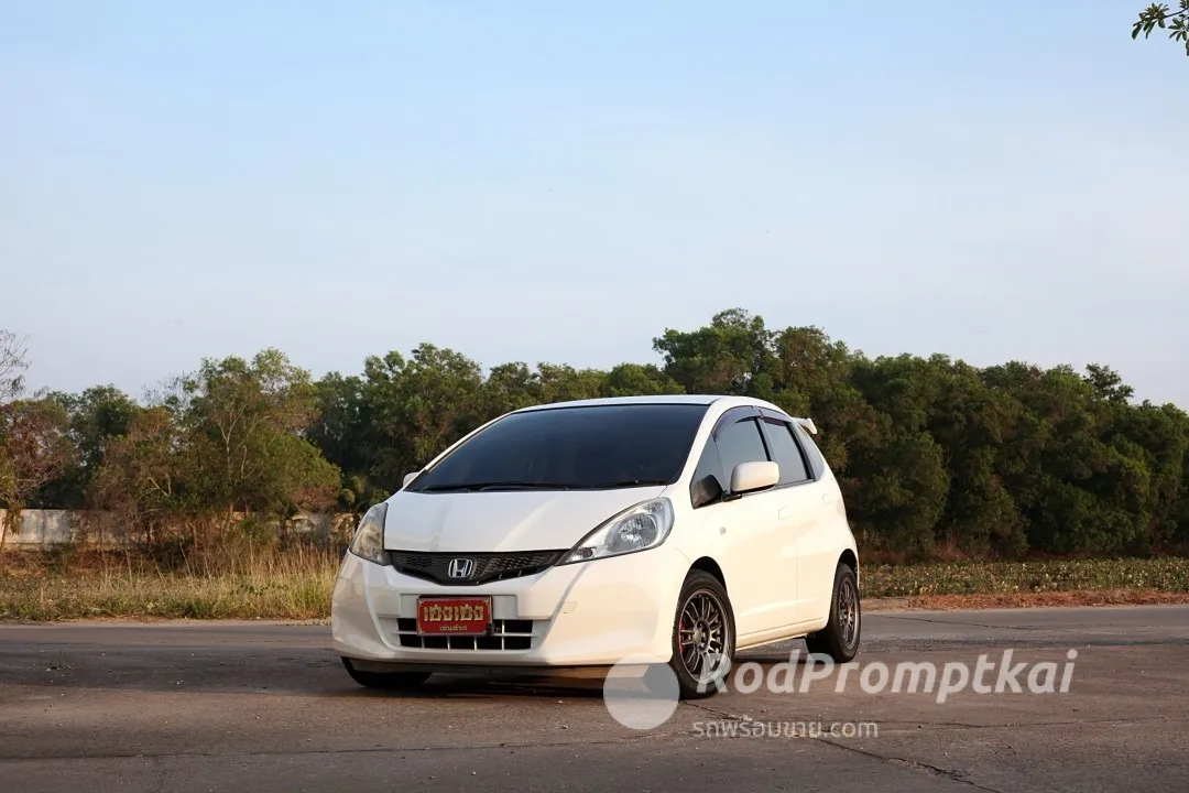 2013-honda-jazz-15-v-i-vtec-bangkok-5-23915549