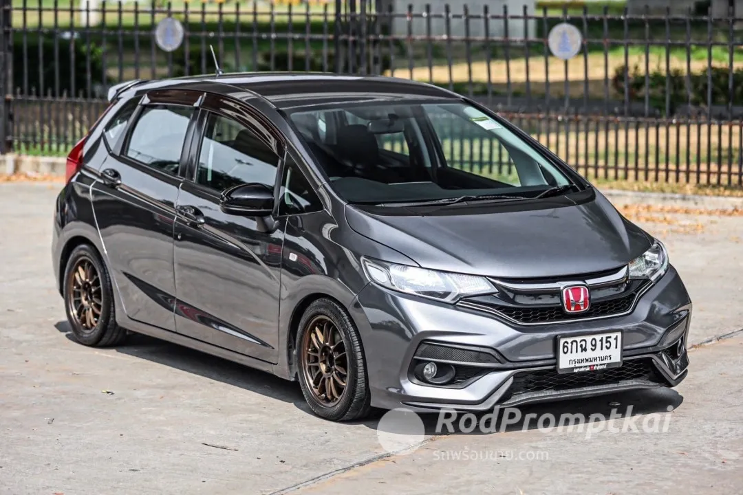 2017-honda-jazz-15-i-vtec-v-nonthaburi-honda-jazz-gk-v-rs-2017-38245898